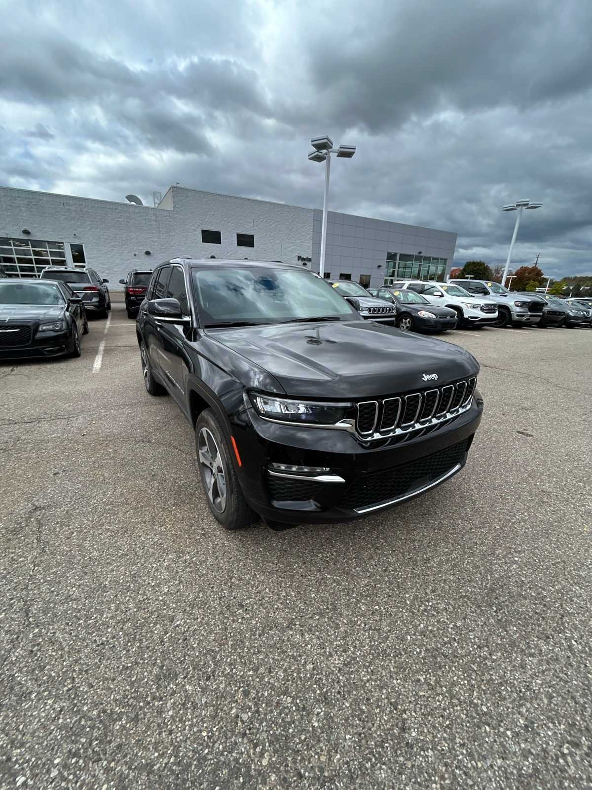 Thumbnail: 2023 Jeep Grand Cherokee - 5