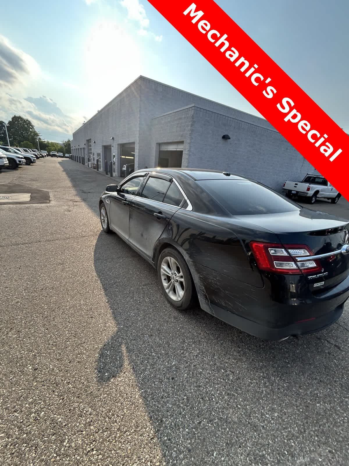 Thumbnail: 2014 Ford Taurus - 25
