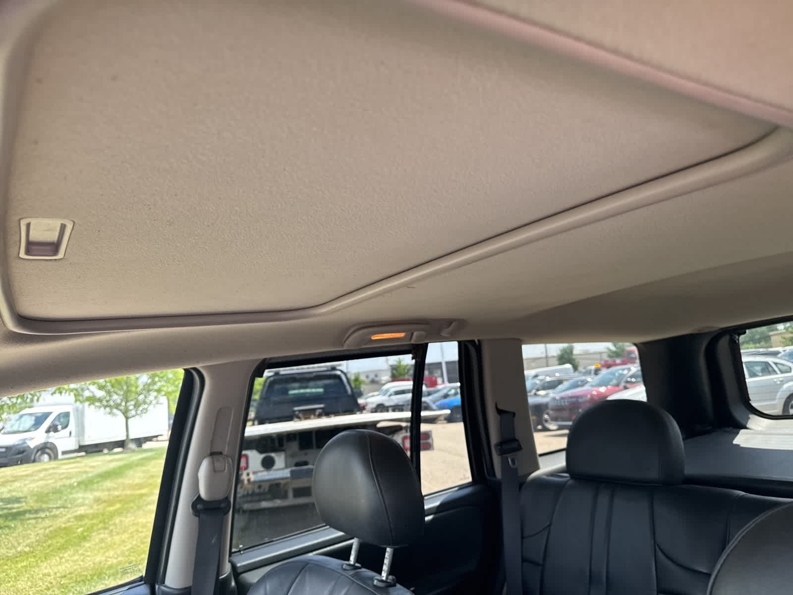 Thumbnail: 2004 Jeep Grand Cherokee - 29
