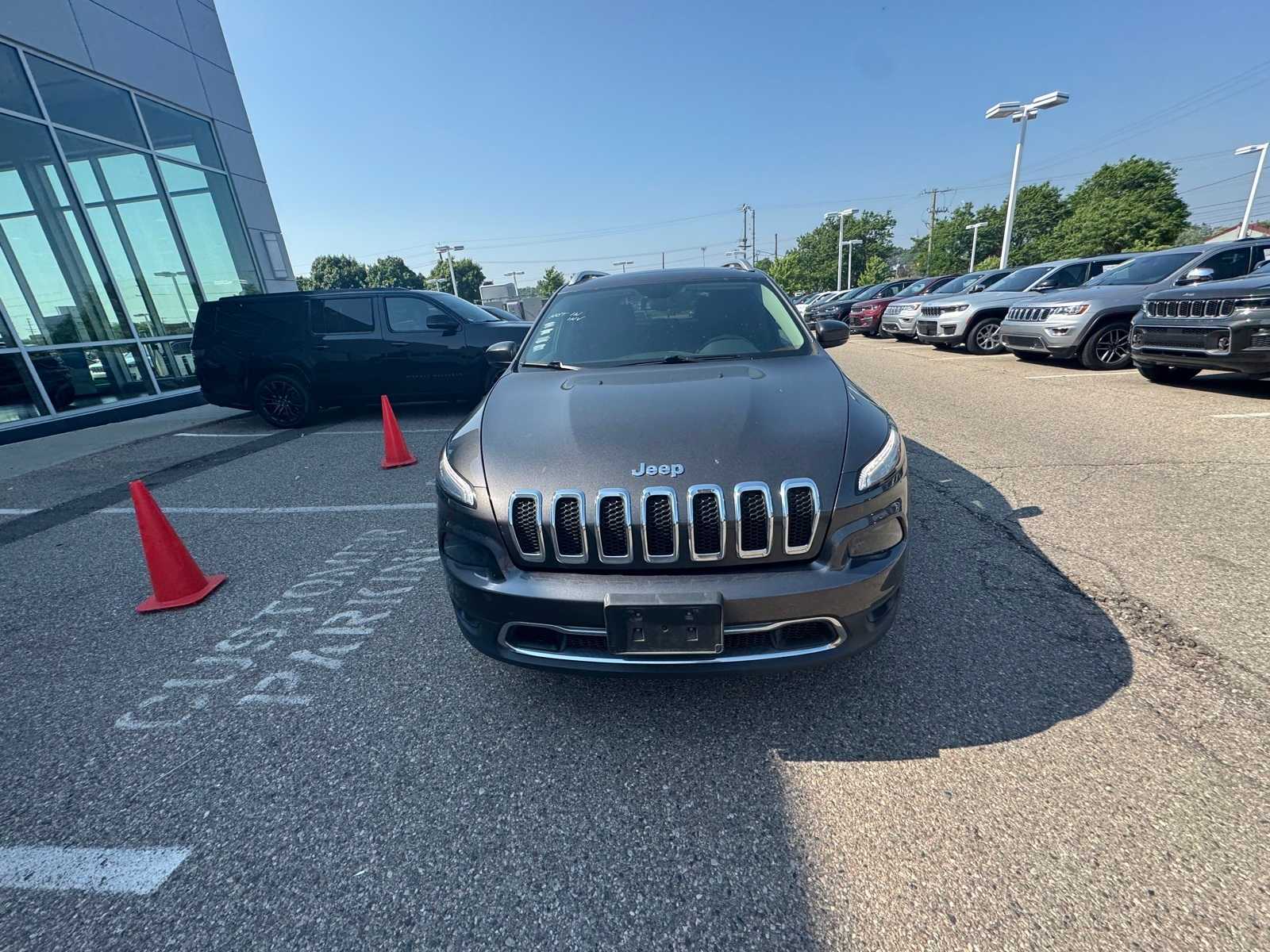 Thumbnail: 2018 Jeep Cherokee - 7