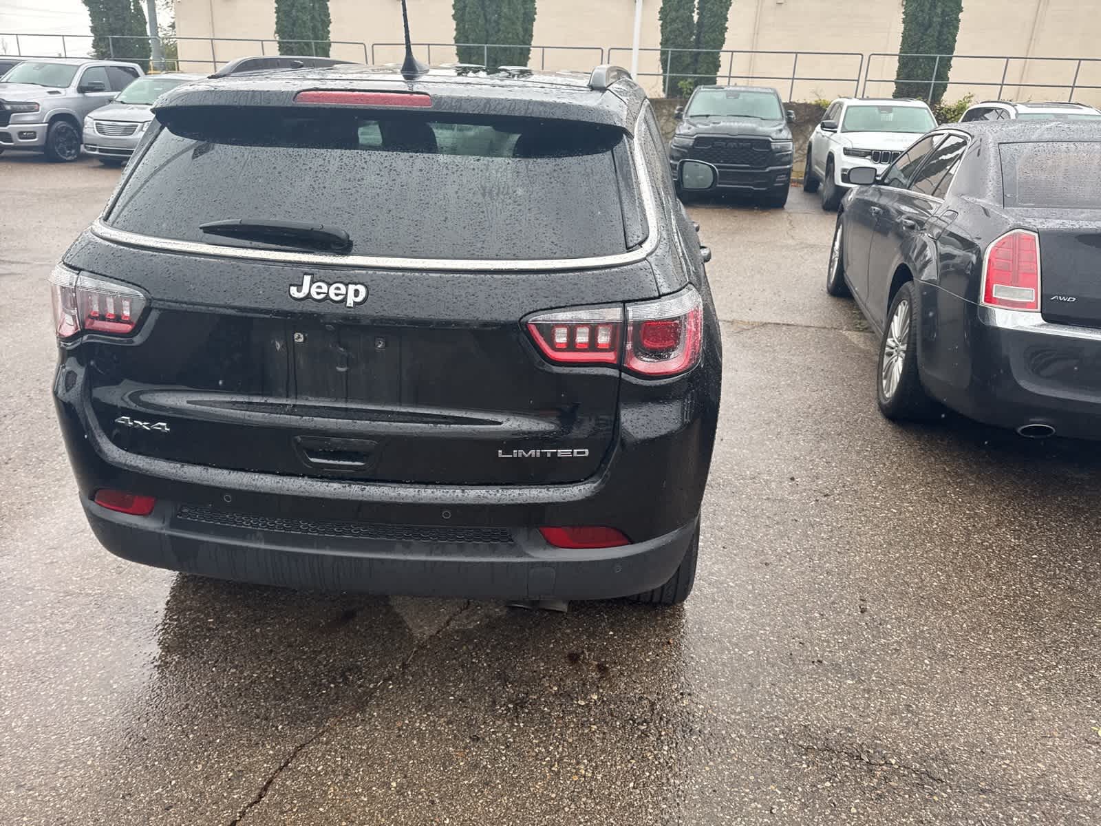 Thumbnail: 2021 Jeep Compass - 13
