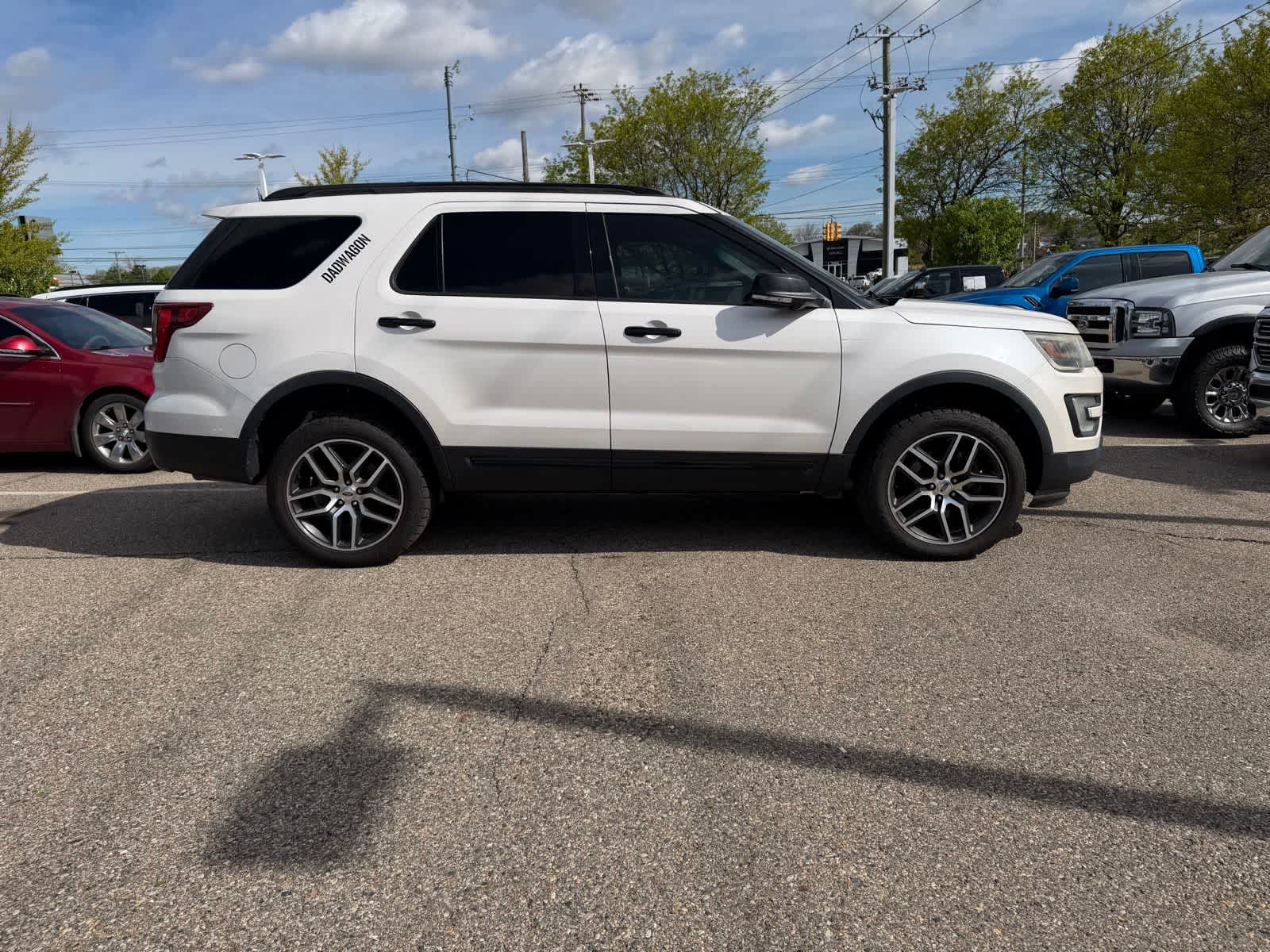 Thumbnail: 2016 Ford Explorer - 11