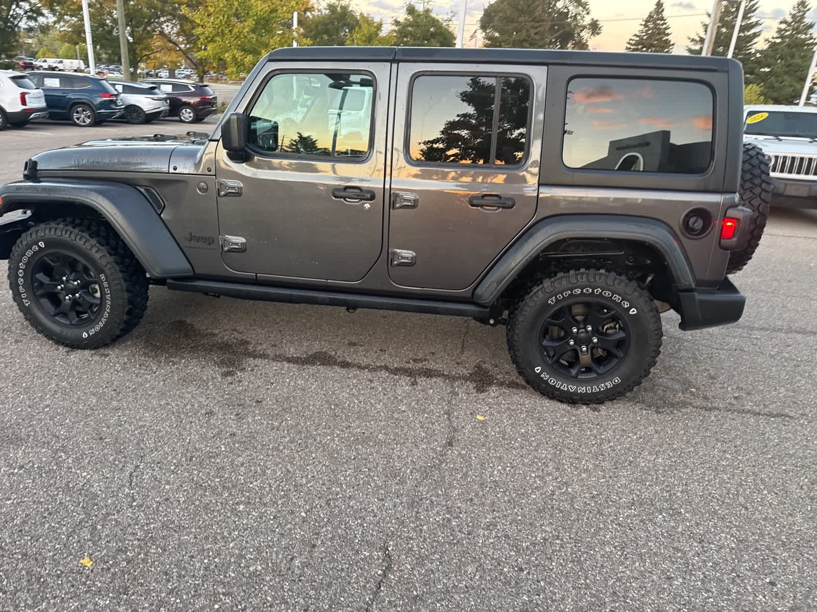 Thumbnail: 2023 Jeep Wrangler - 29