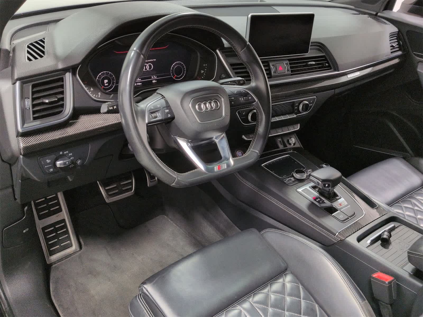 Thumbnail: 2019 Audi SQ5 - 10