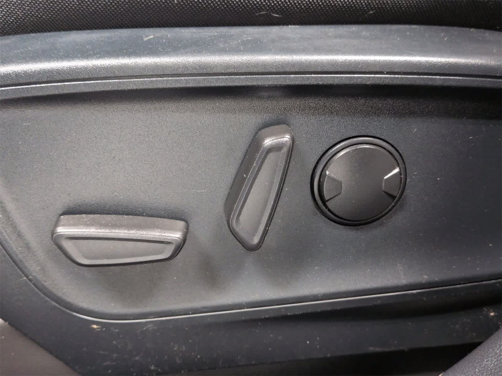 Thumbnail: 2021 Ford Escape - 18