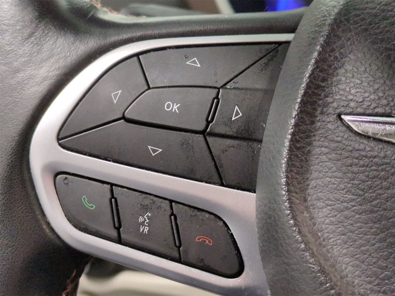 Thumbnail: 2018 Chrysler Pacifica - 24