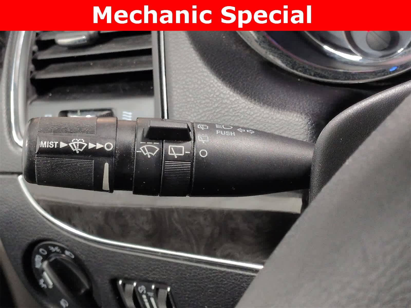 Thumbnail: 2012 Chrysler Town & Country - 27