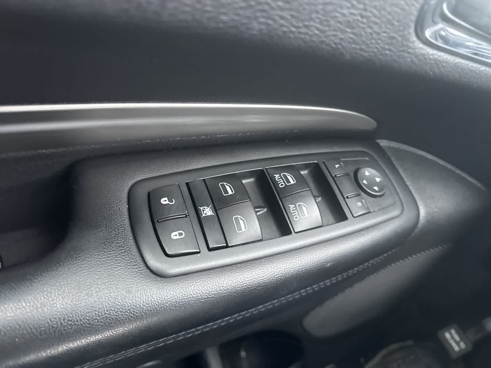 Thumbnail: 2017 Dodge Durango - 27