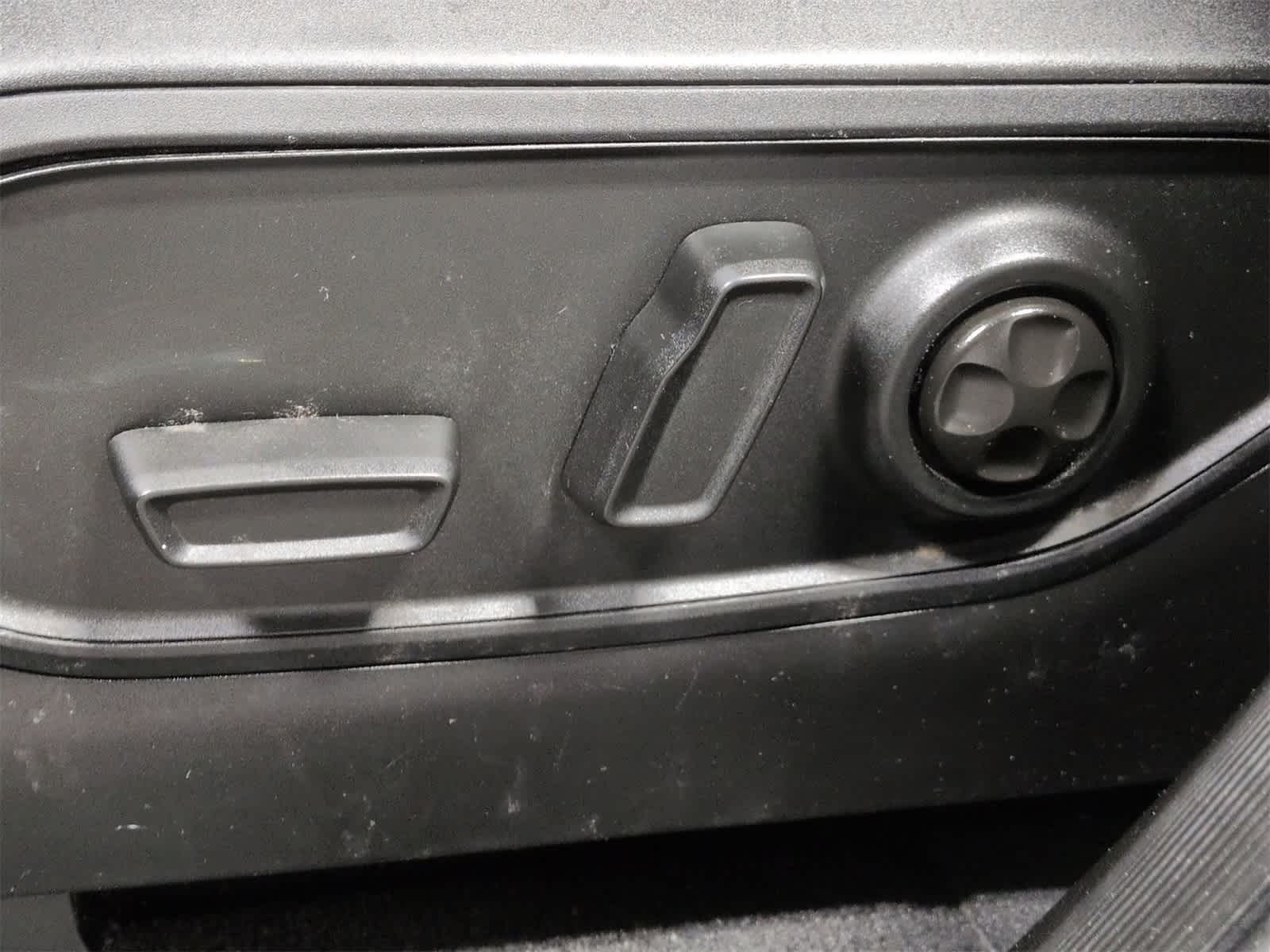 Thumbnail: 2023 Jeep Grand Cherokee - 18