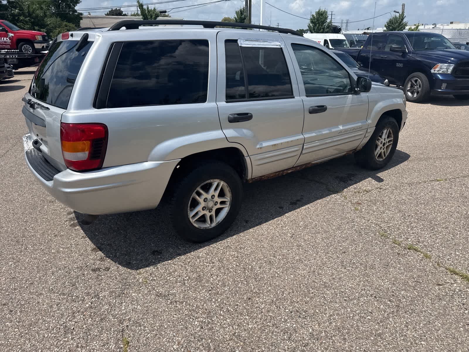 Thumbnail: 2004 Jeep Grand Cherokee - 15