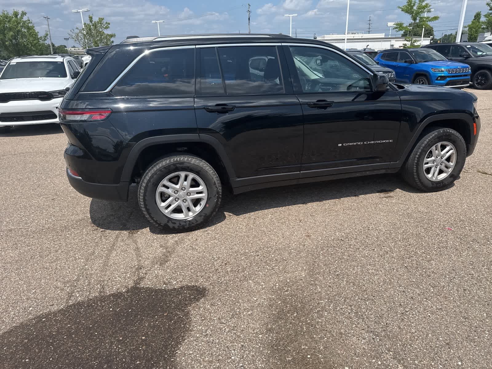 Thumbnail: 2023 Jeep Grand Cherokee - 13