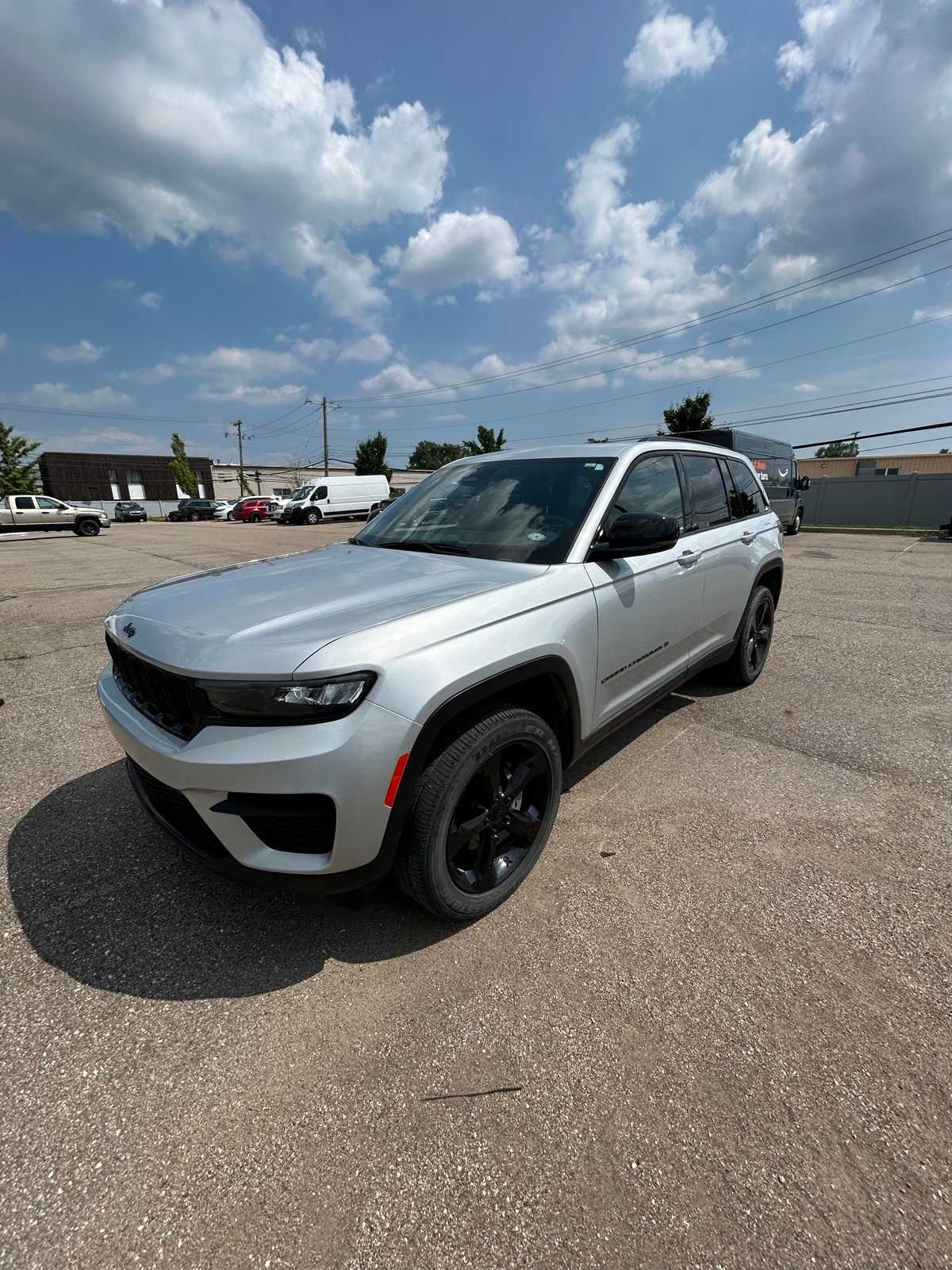 Thumbnail: 2023 Jeep Grand Cherokee - 1