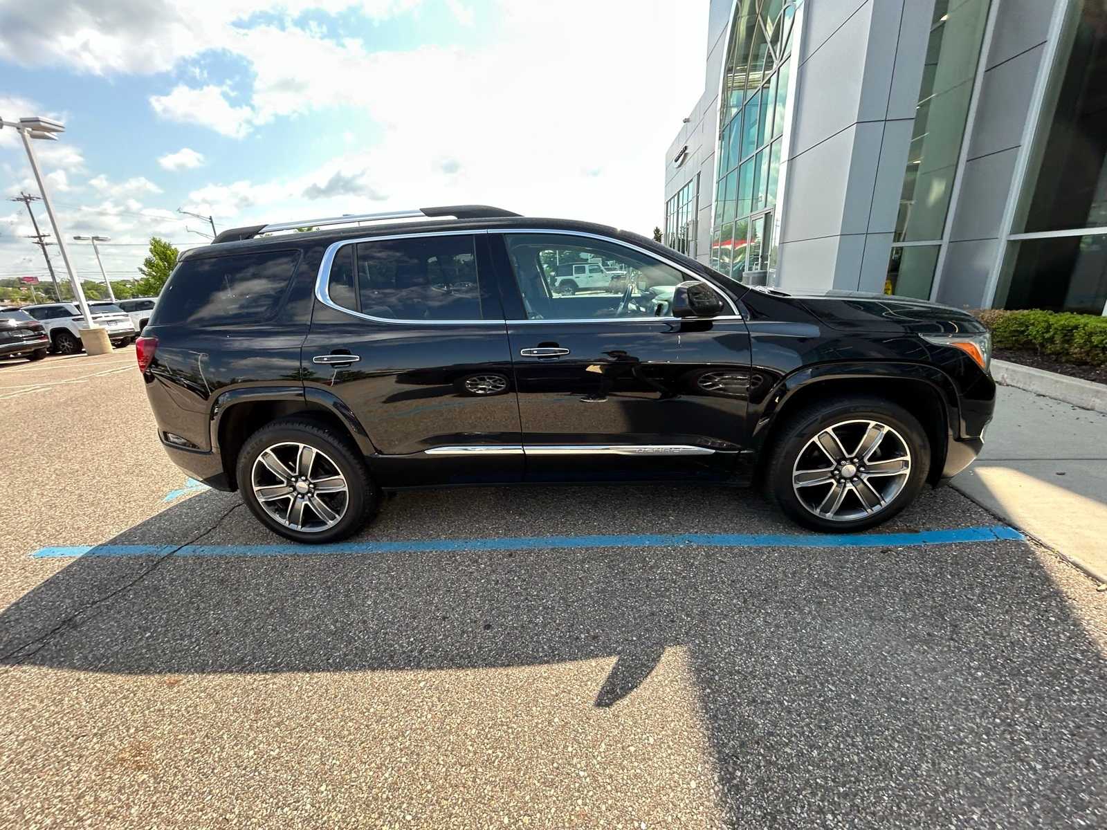 Thumbnail: 2019 GMC Acadia - 8