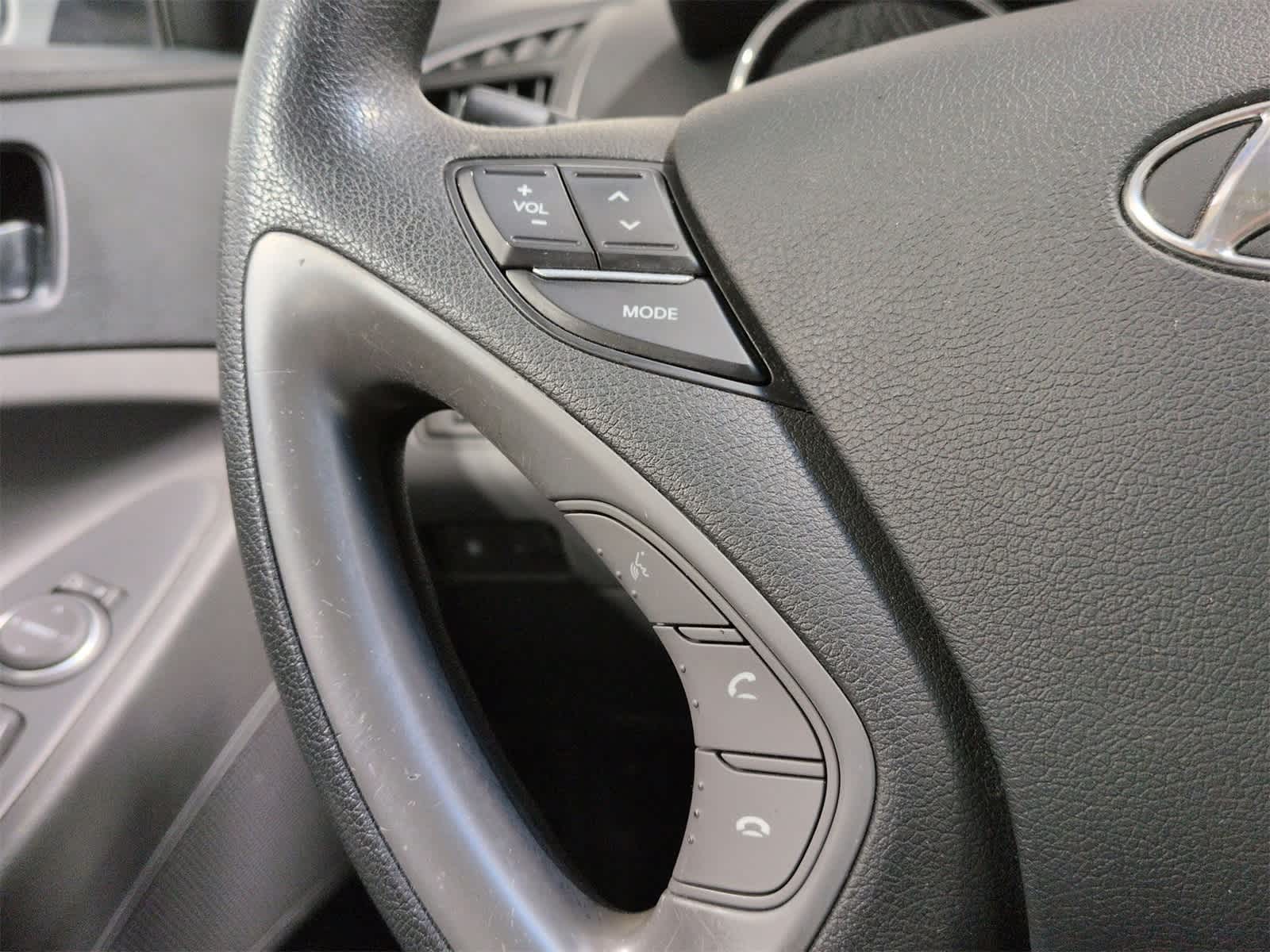 Thumbnail: 2013 Hyundai Sonata - 24