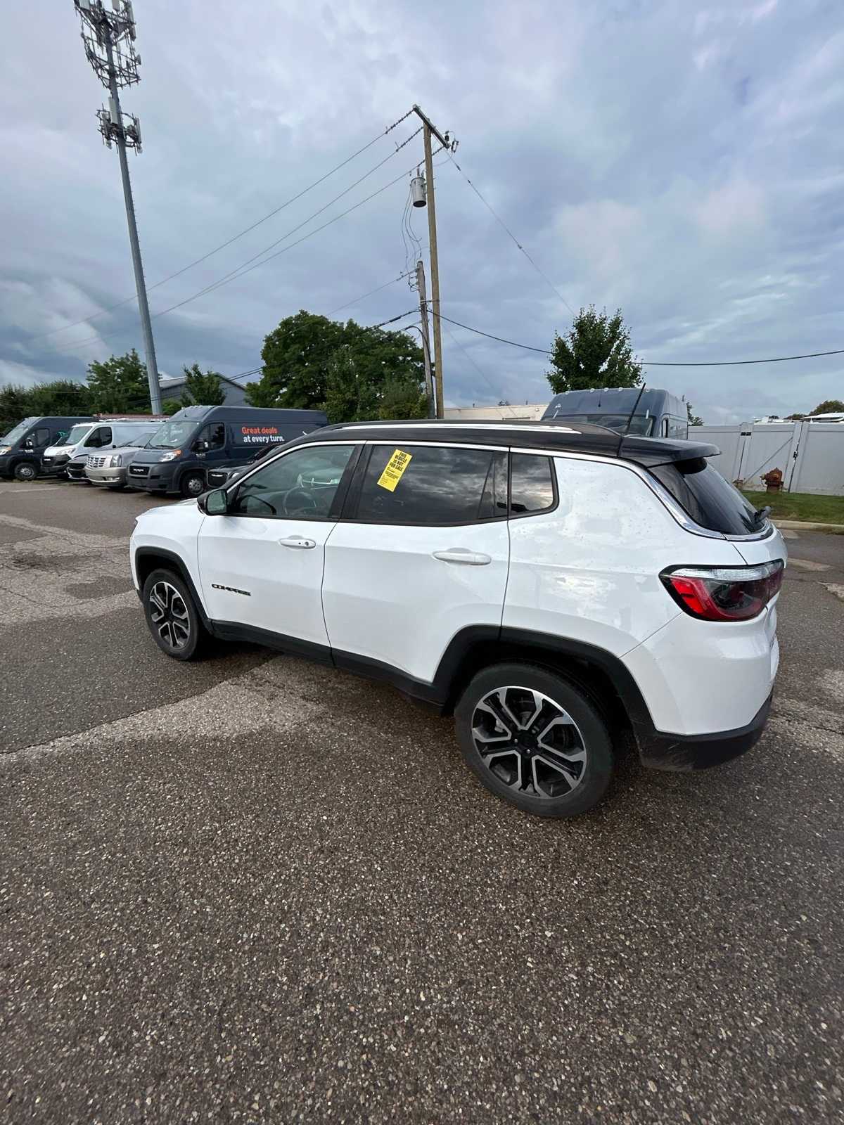 Thumbnail: 2022 Jeep Compass - 20