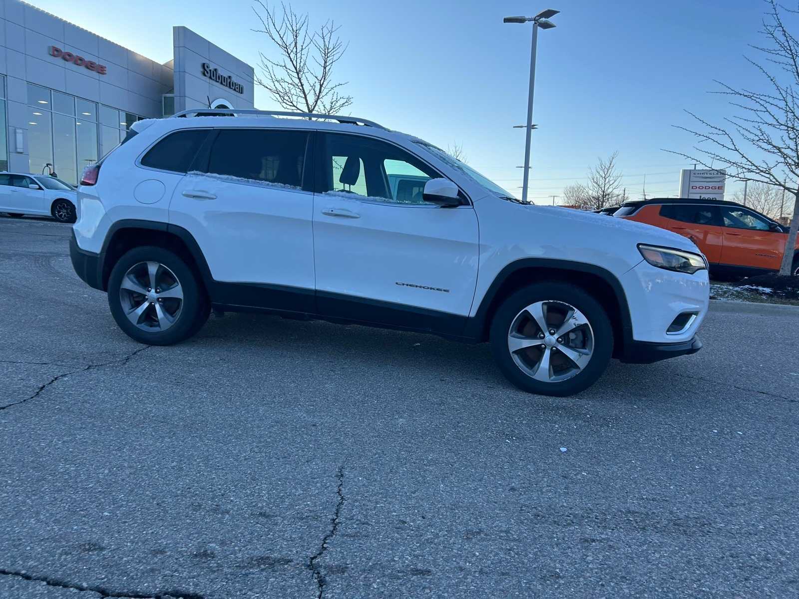 Thumbnail: 2019 Jeep Cherokee - 10