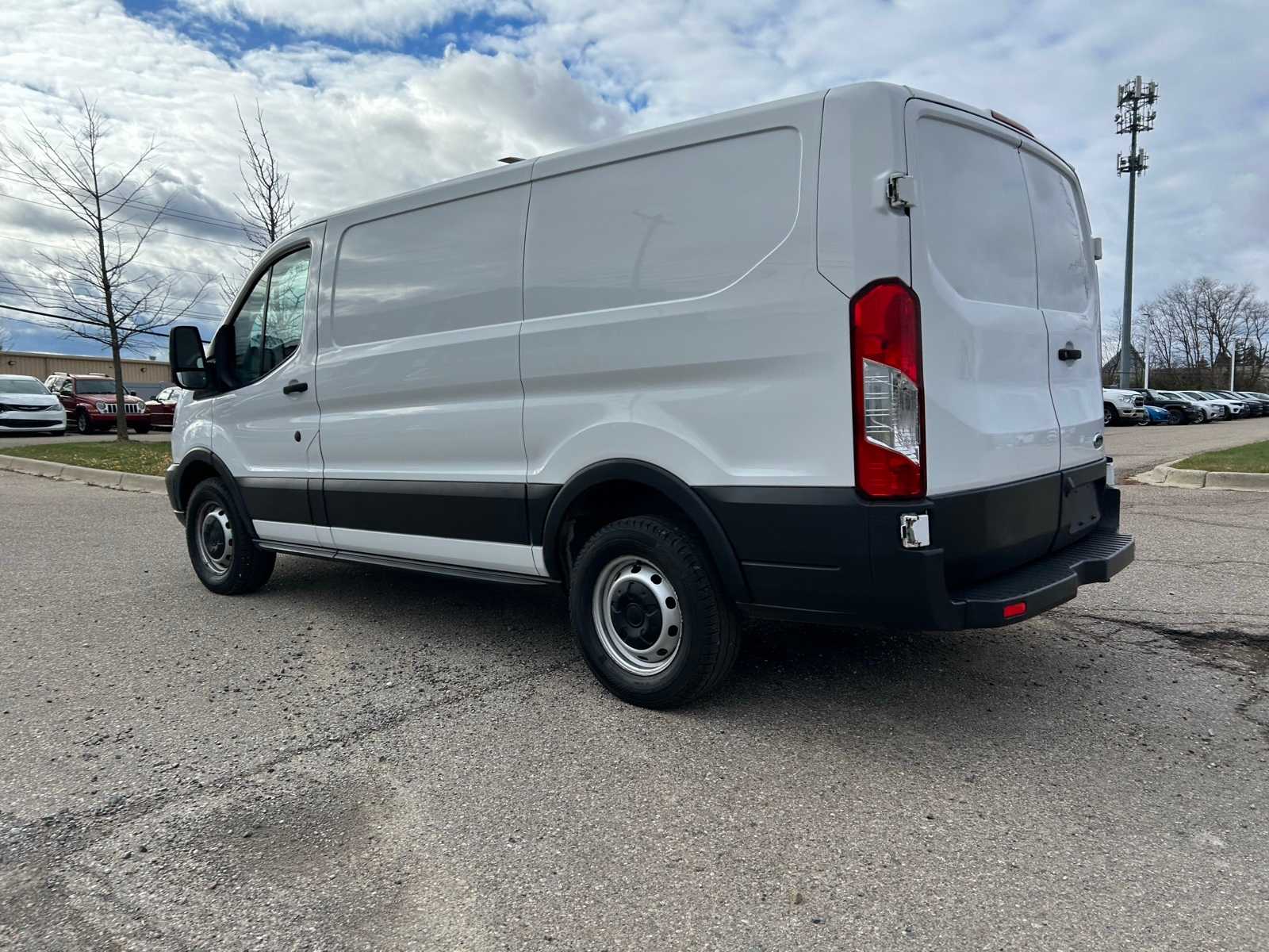 Thumbnail: 2019 Ford Transit Series - 23