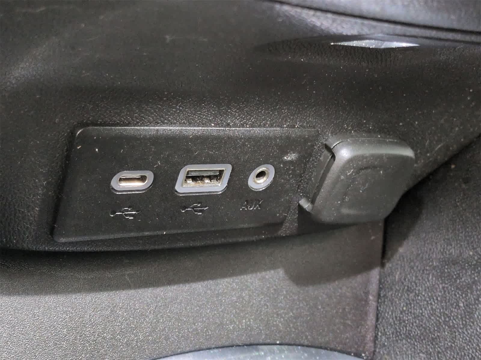 Thumbnail: 2023 Chevrolet Malibu - 31