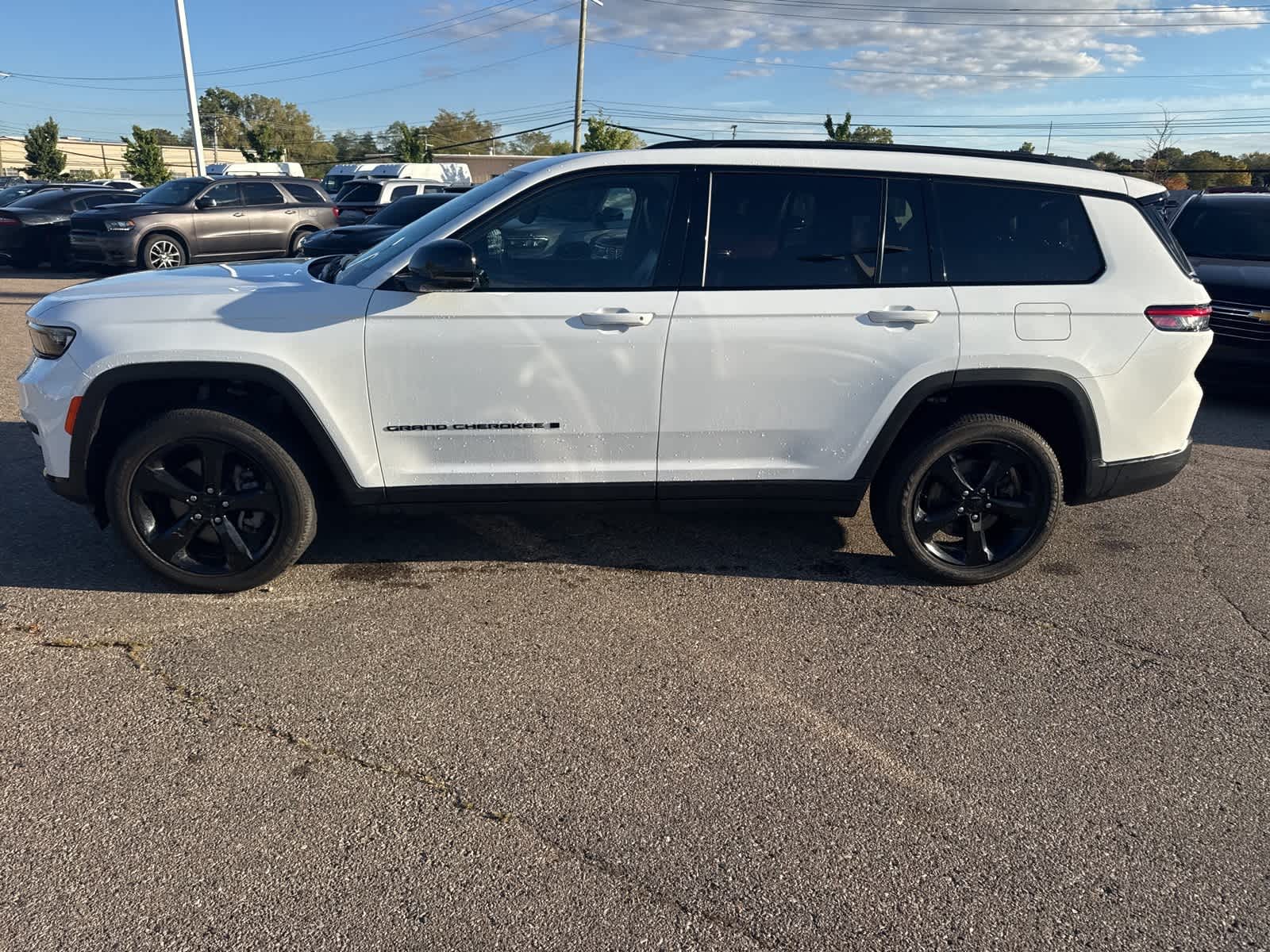 Thumbnail: 2023 Jeep Grand Cherokee L - 22