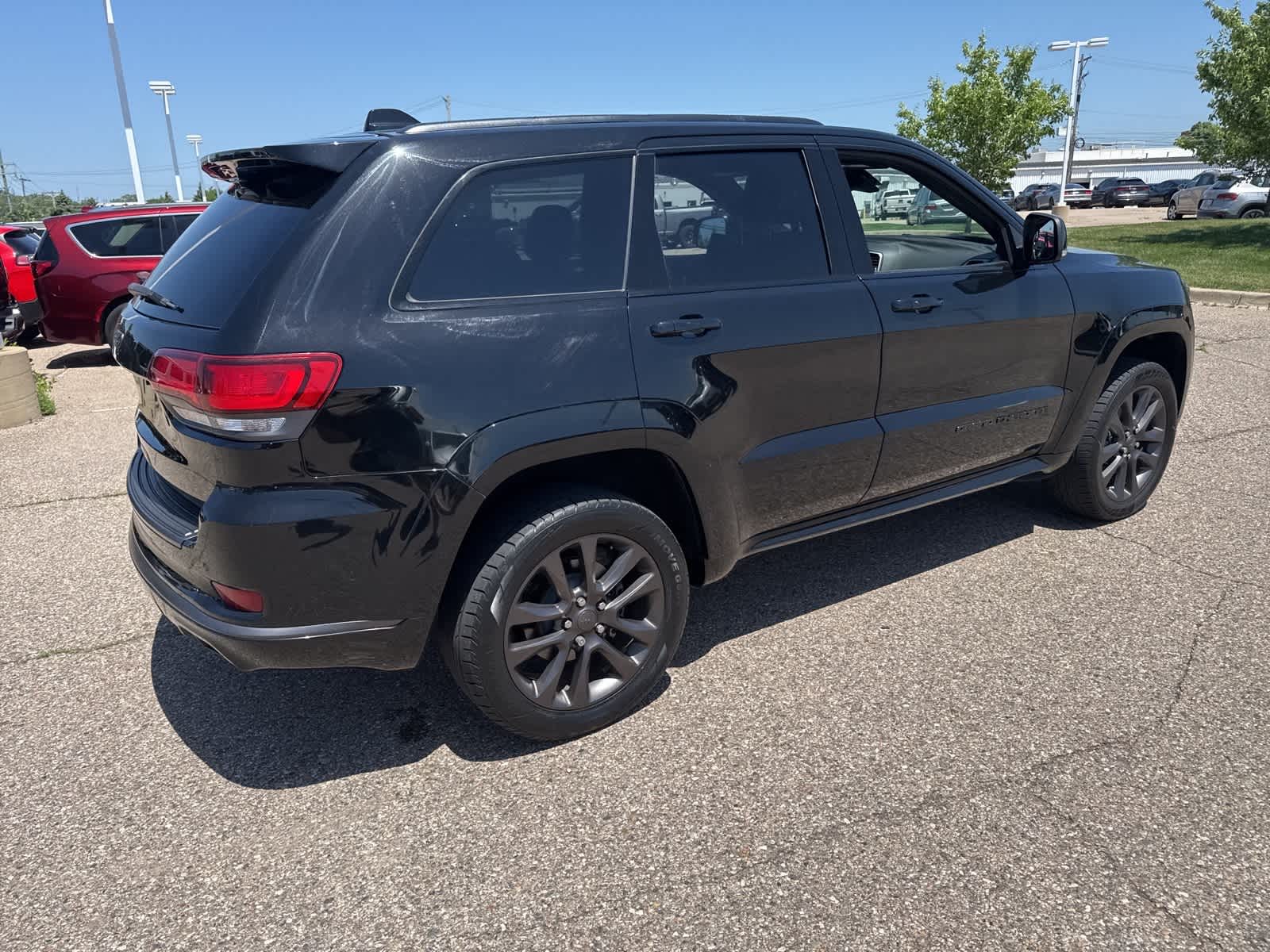 Thumbnail: 2018 Jeep Grand Cherokee - 18