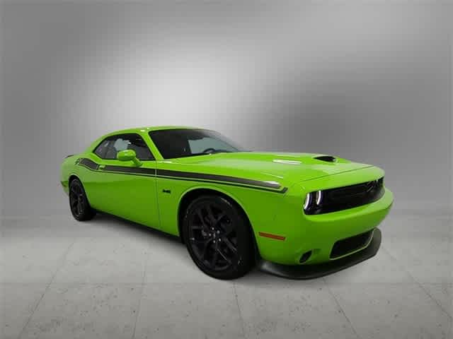 Used 2023 Dodge Challenger R/T with VIN 2C3CDZBT9PH634687 for sale in Farmington, MI