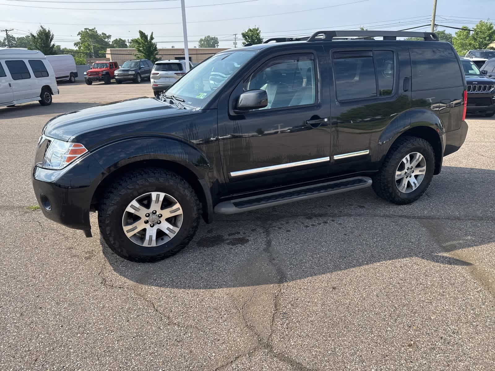 Thumbnail: 2012 Nissan Pathfinder - 29