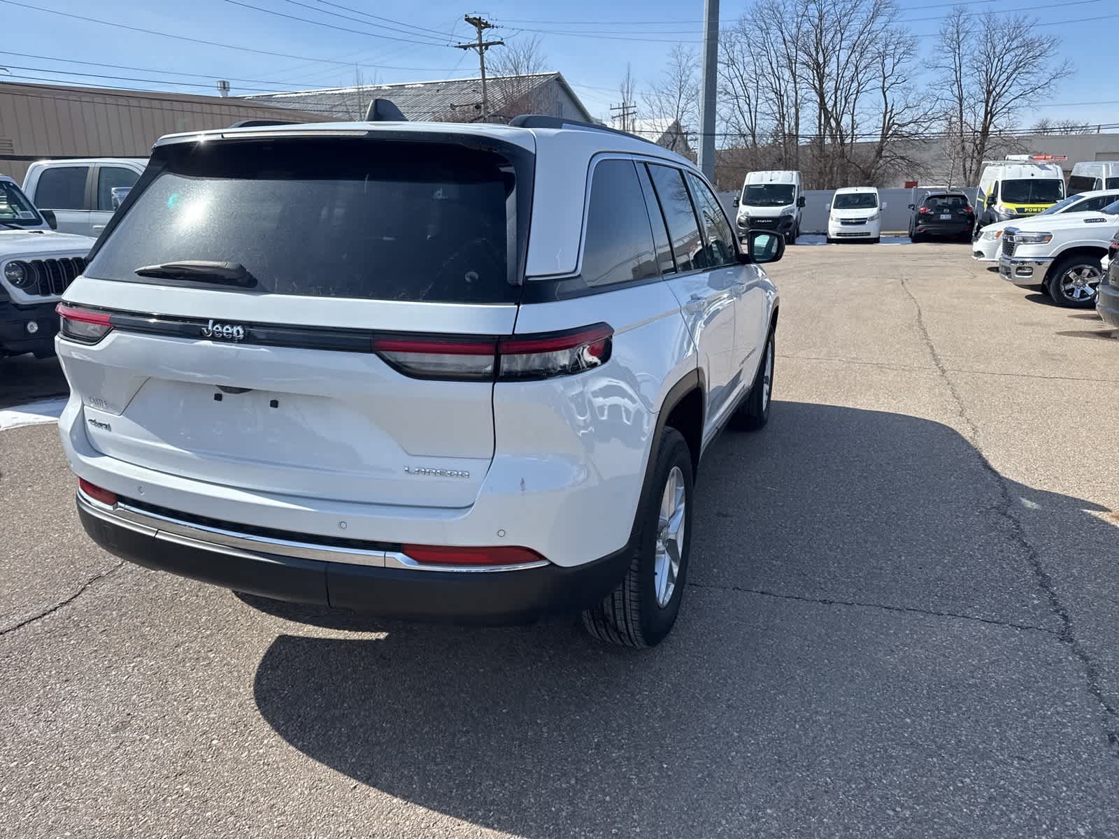 Thumbnail: 2024 Jeep Grand Cherokee - 14