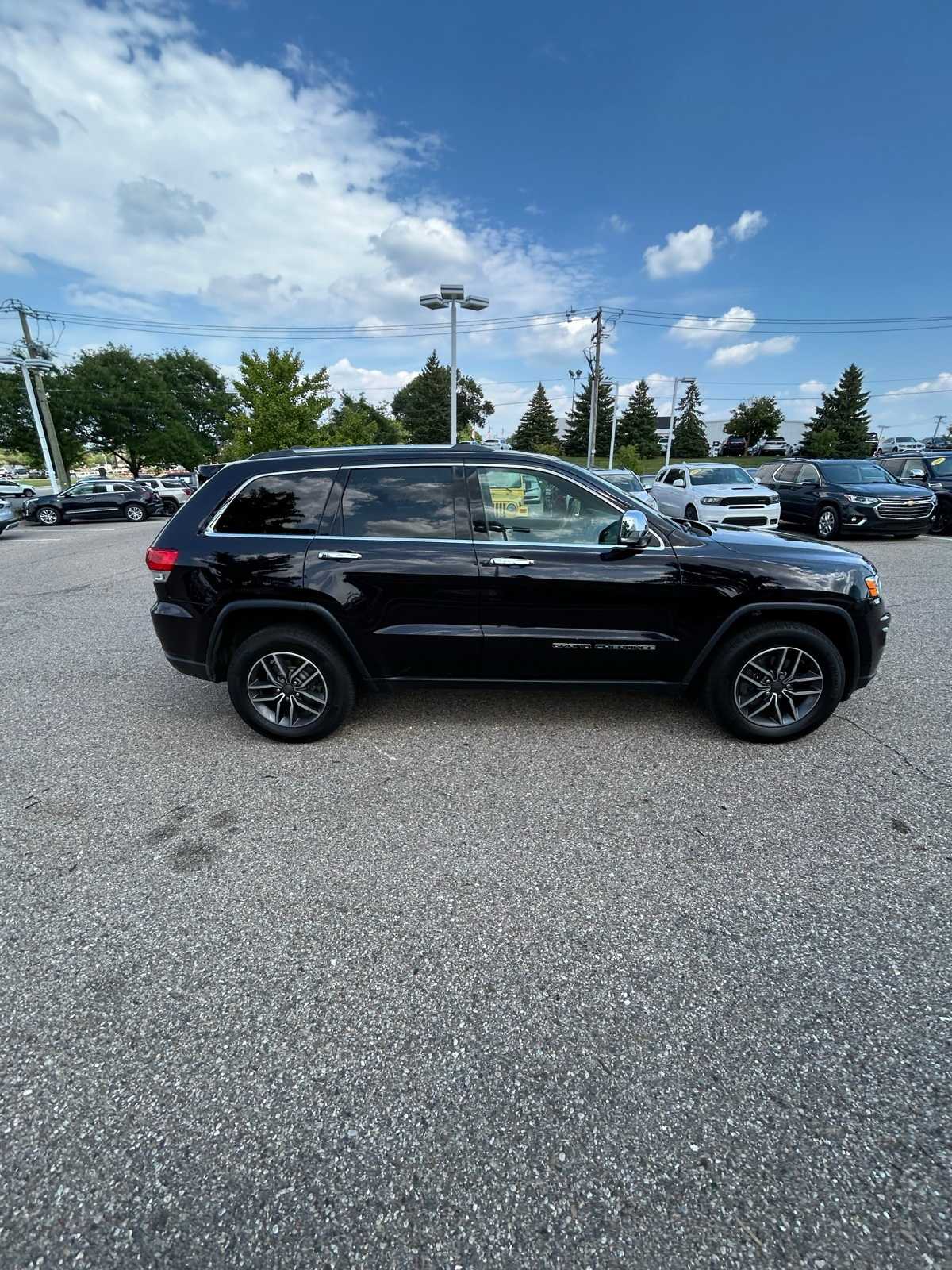 Thumbnail: 2019 Jeep Grand Cherokee - 15