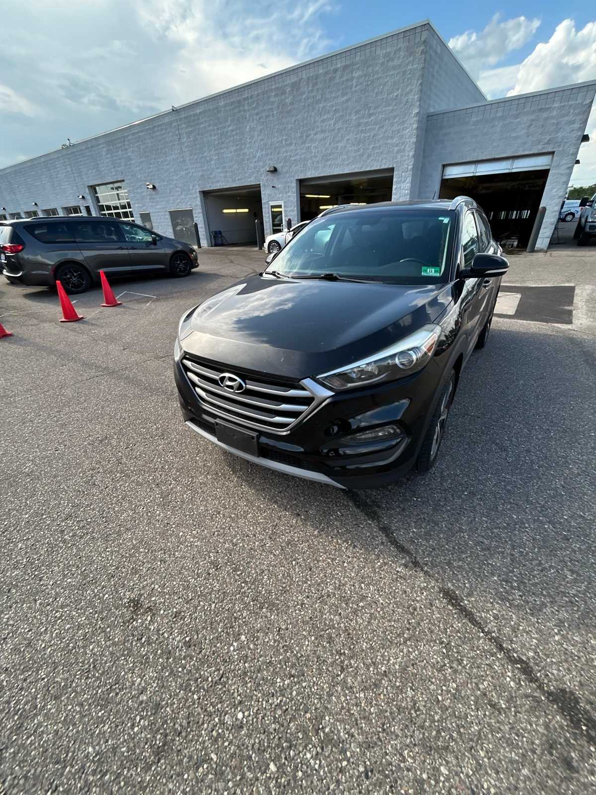 Thumbnail: 2017 Hyundai Tucson - 3