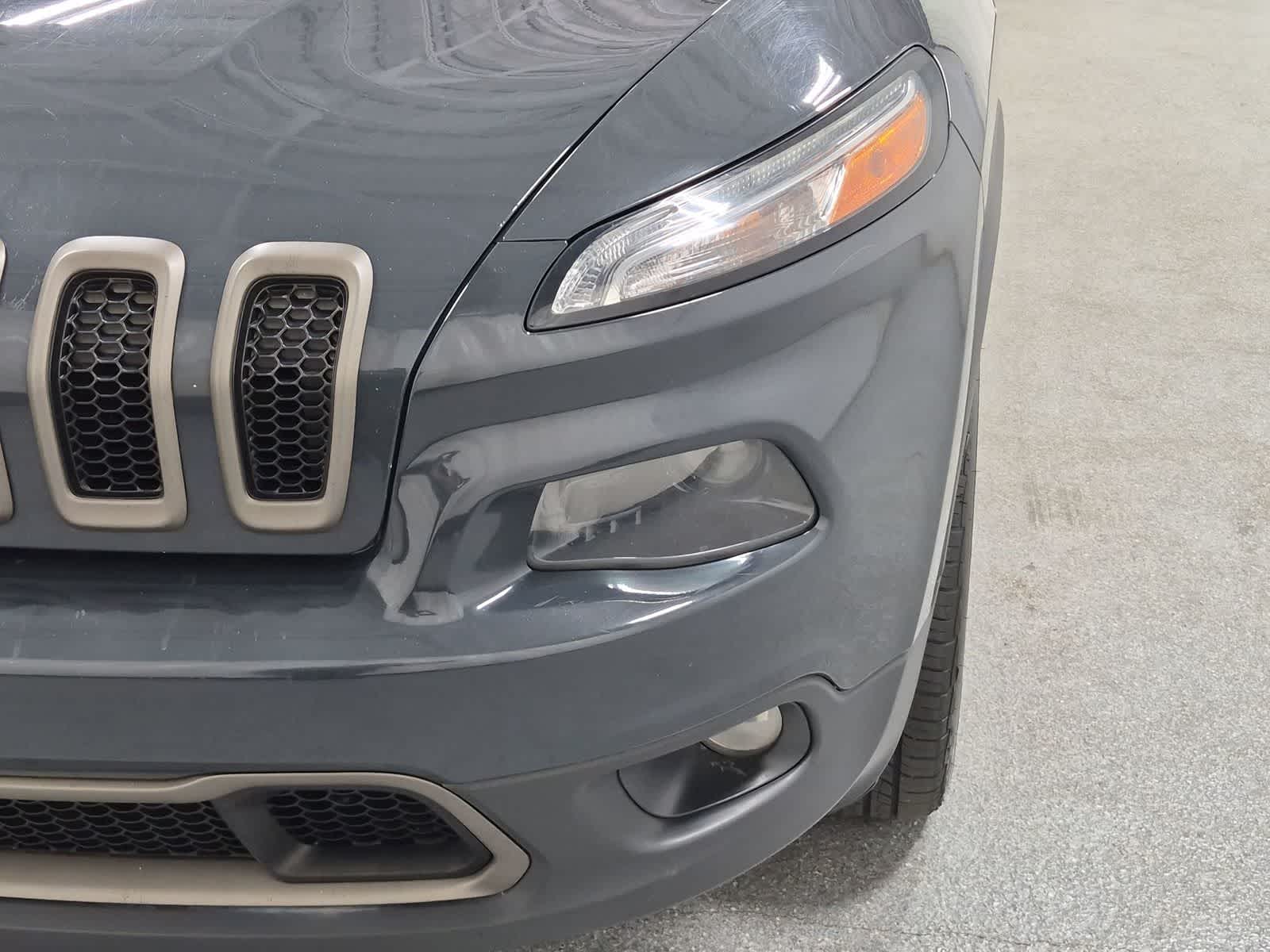 Thumbnail: 2017 Jeep Cherokee - 18