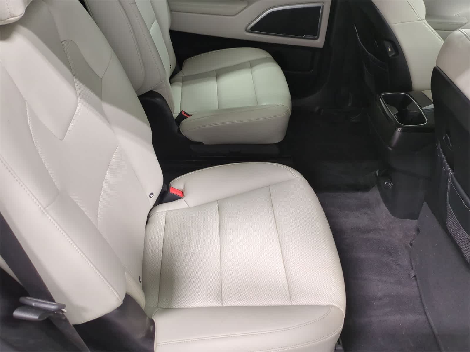 2022 Kia Telluride S 22