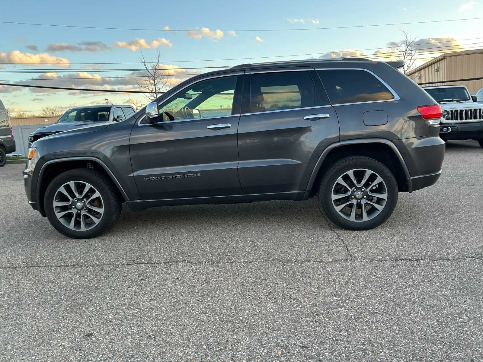 Thumbnail: 2018 Jeep Grand Cherokee - 21