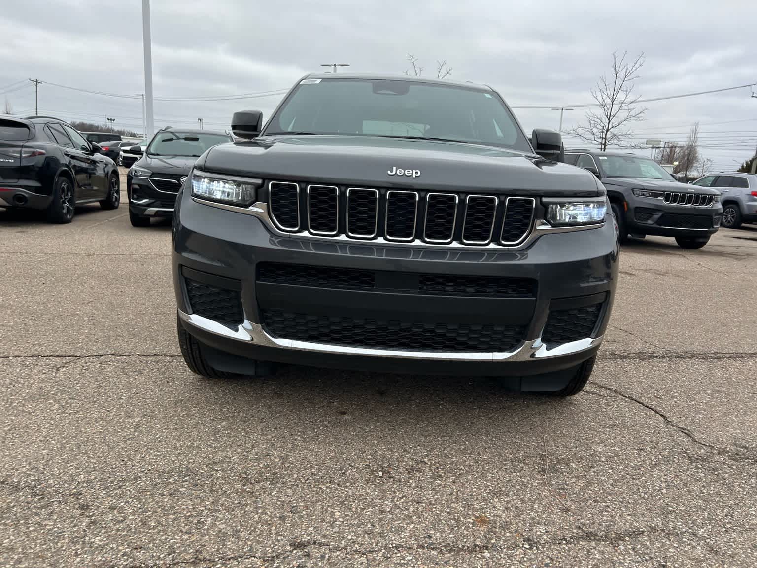 Thumbnail: 2024 Jeep Grand Cherokee L - 3