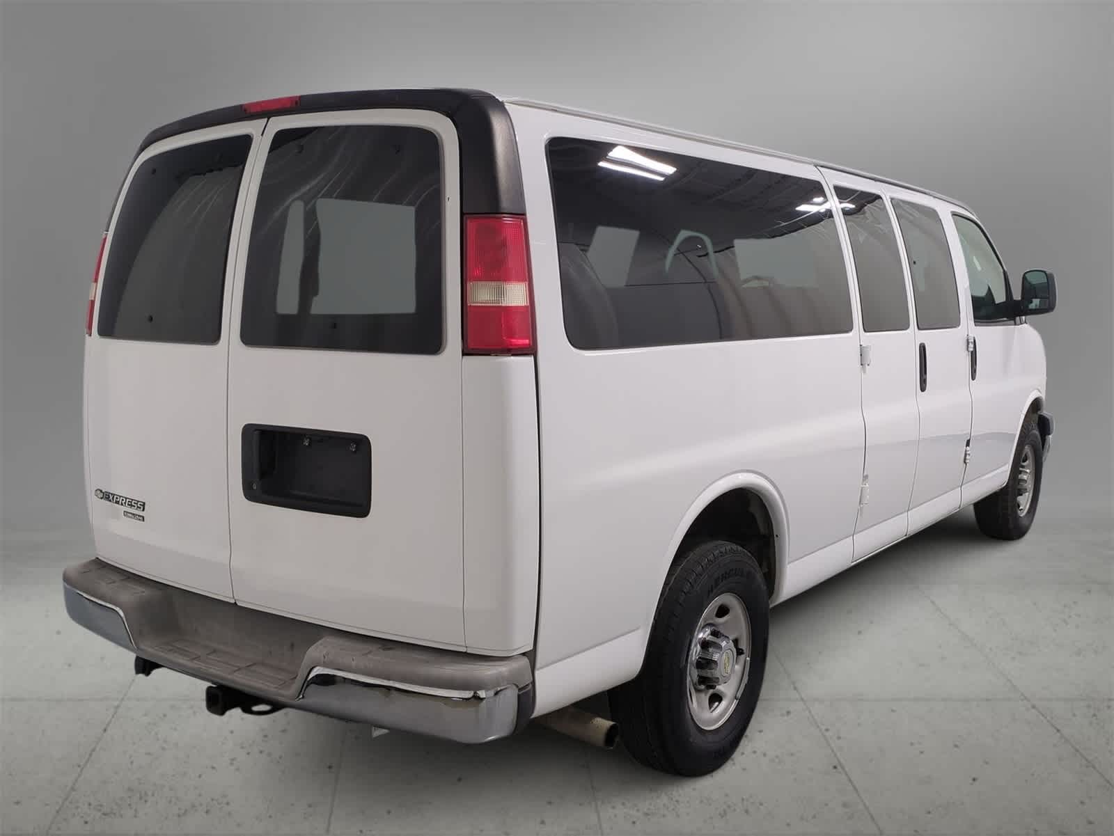 Thumbnail: 2016 Chevrolet Express - 8