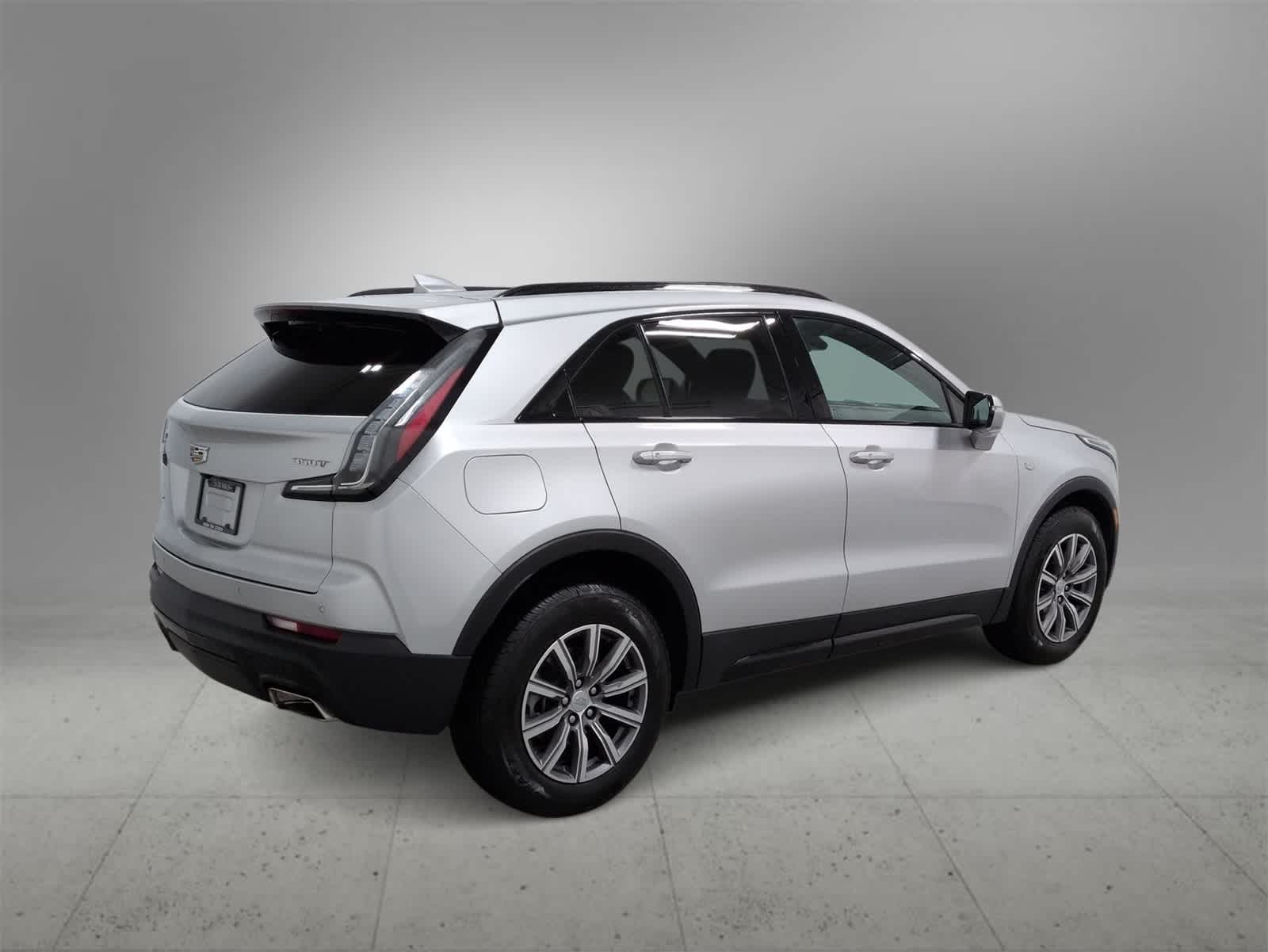 Thumbnail: 2022 Cadillac XT4 - 8