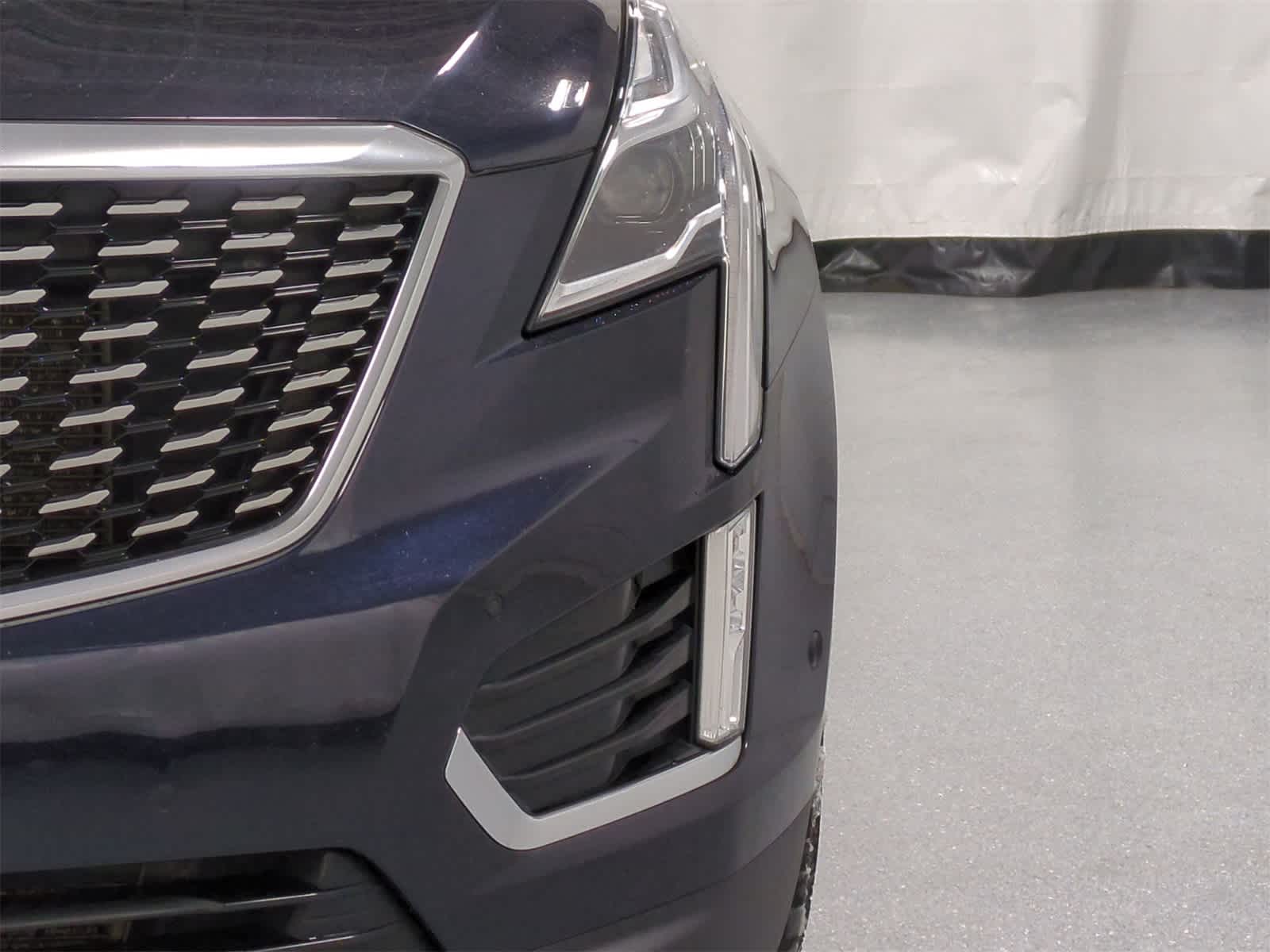 Thumbnail: 2021 Cadillac XT5 - 11