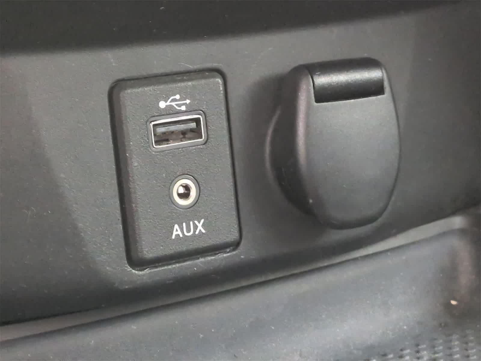 Thumbnail: 2017 Nissan Rogue - 31