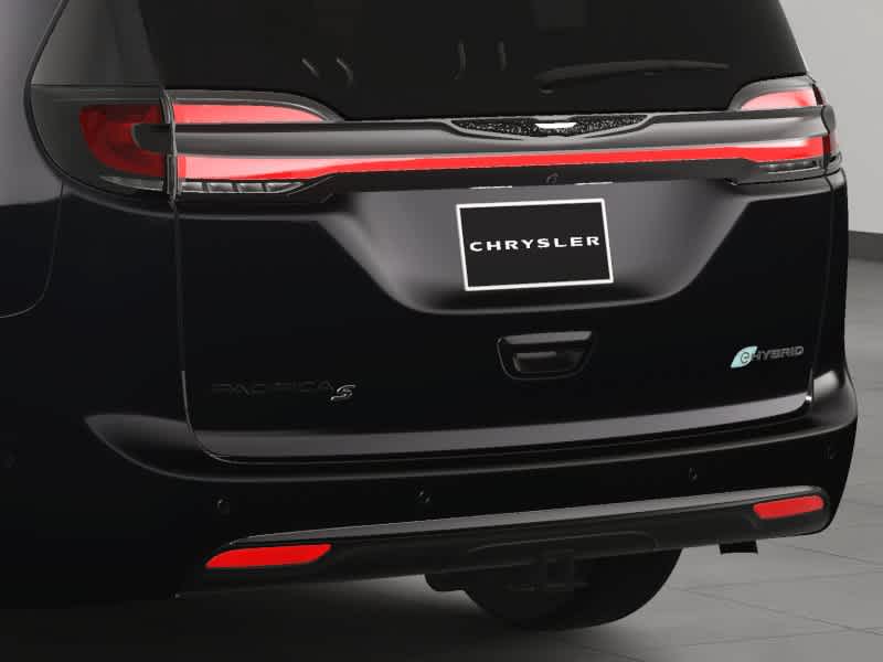 Thumbnail: 2025 Chrysler Pacifica - 16