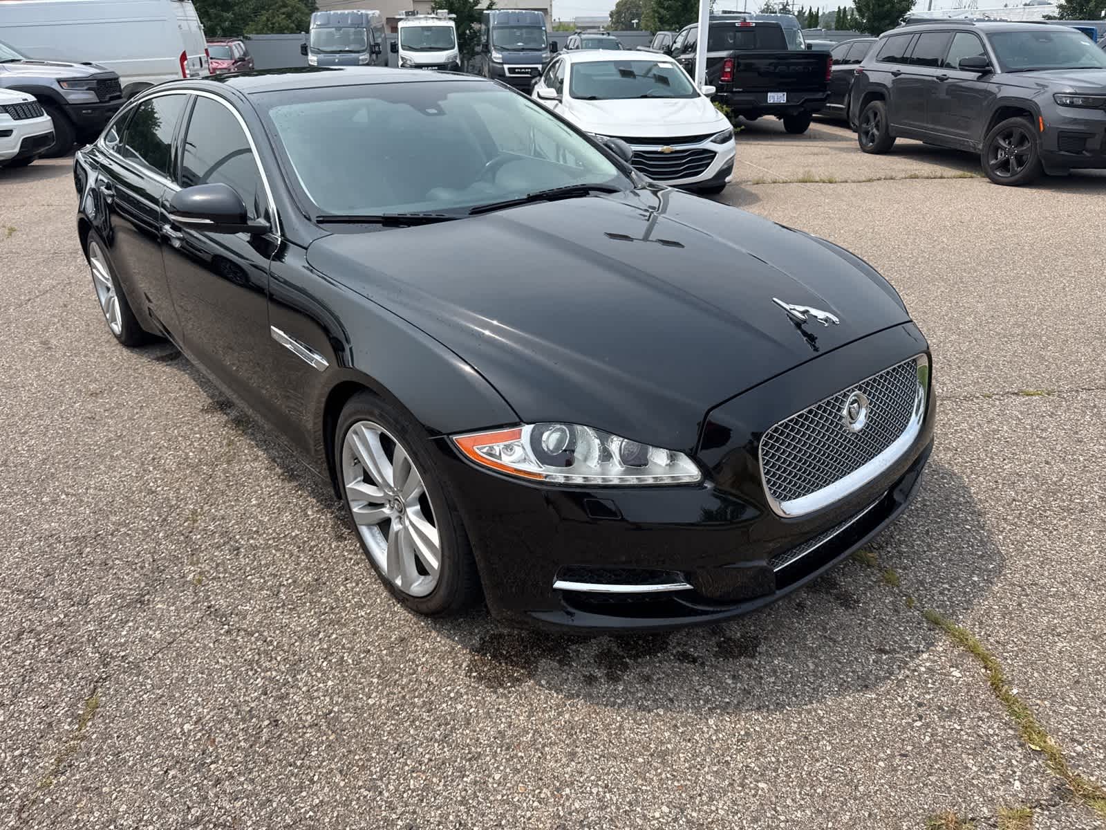 Thumbnail: 2011 Jaguar XJ - 7
