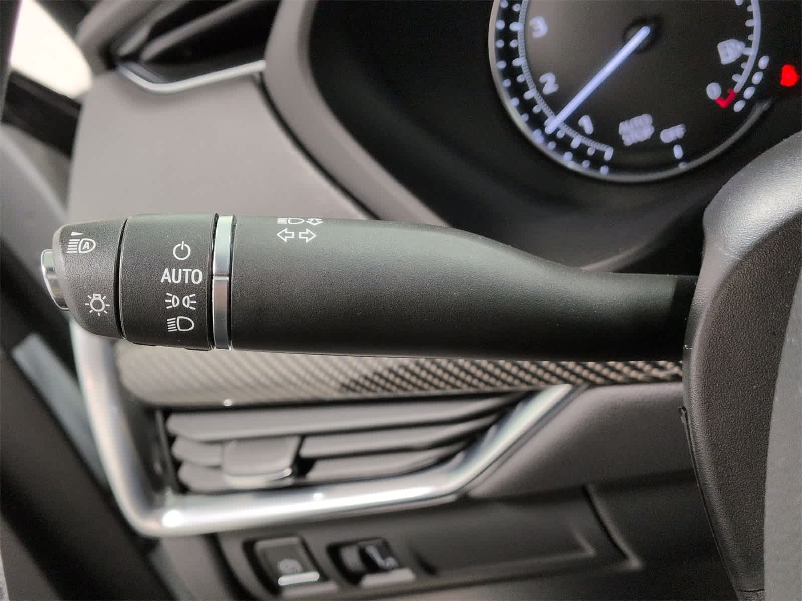 Thumbnail: 2022 Cadillac XT4 - 27