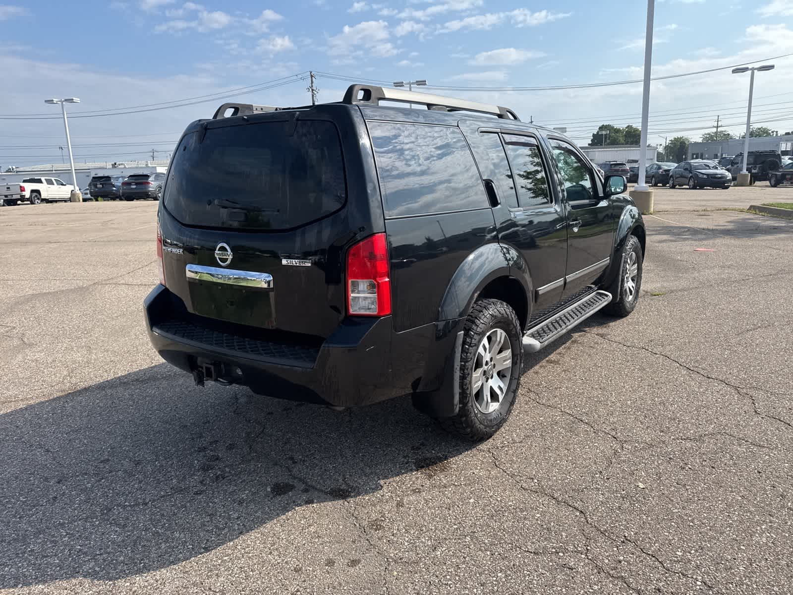 Thumbnail: 2012 Nissan Pathfinder - 19