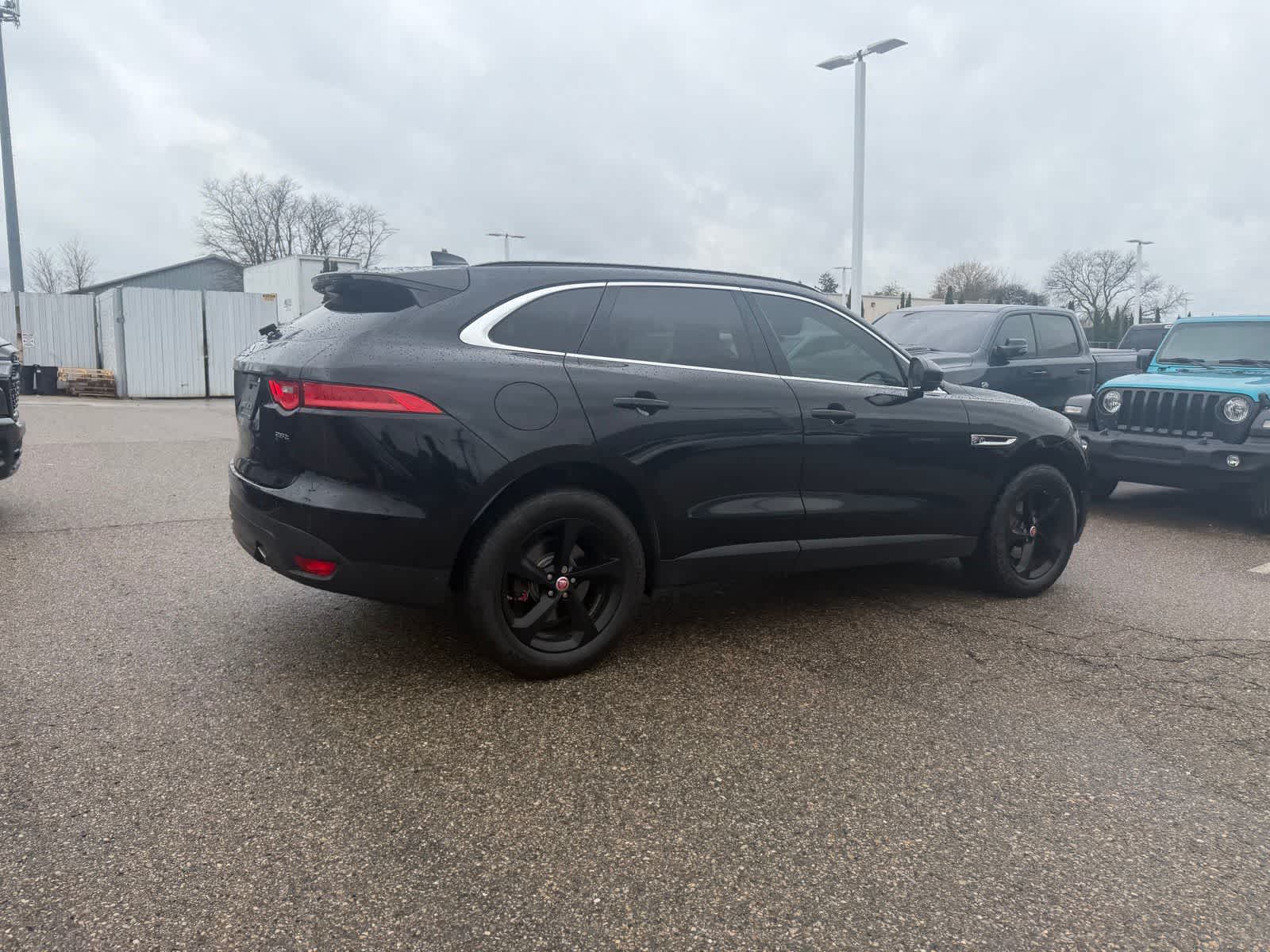 Thumbnail: 2019 Jaguar F-Pace - 18