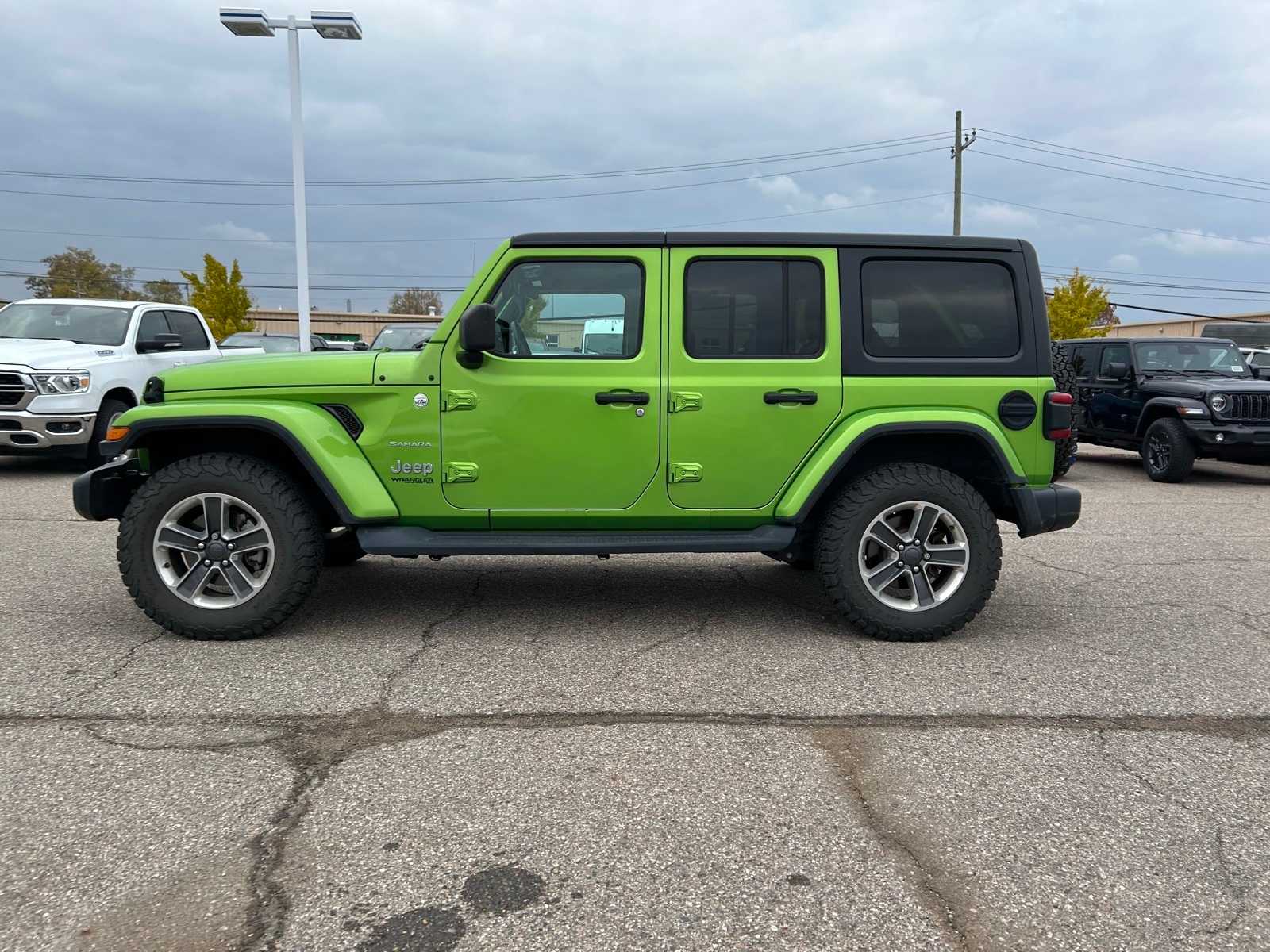 Thumbnail: 2018 Jeep Wrangler - 27
