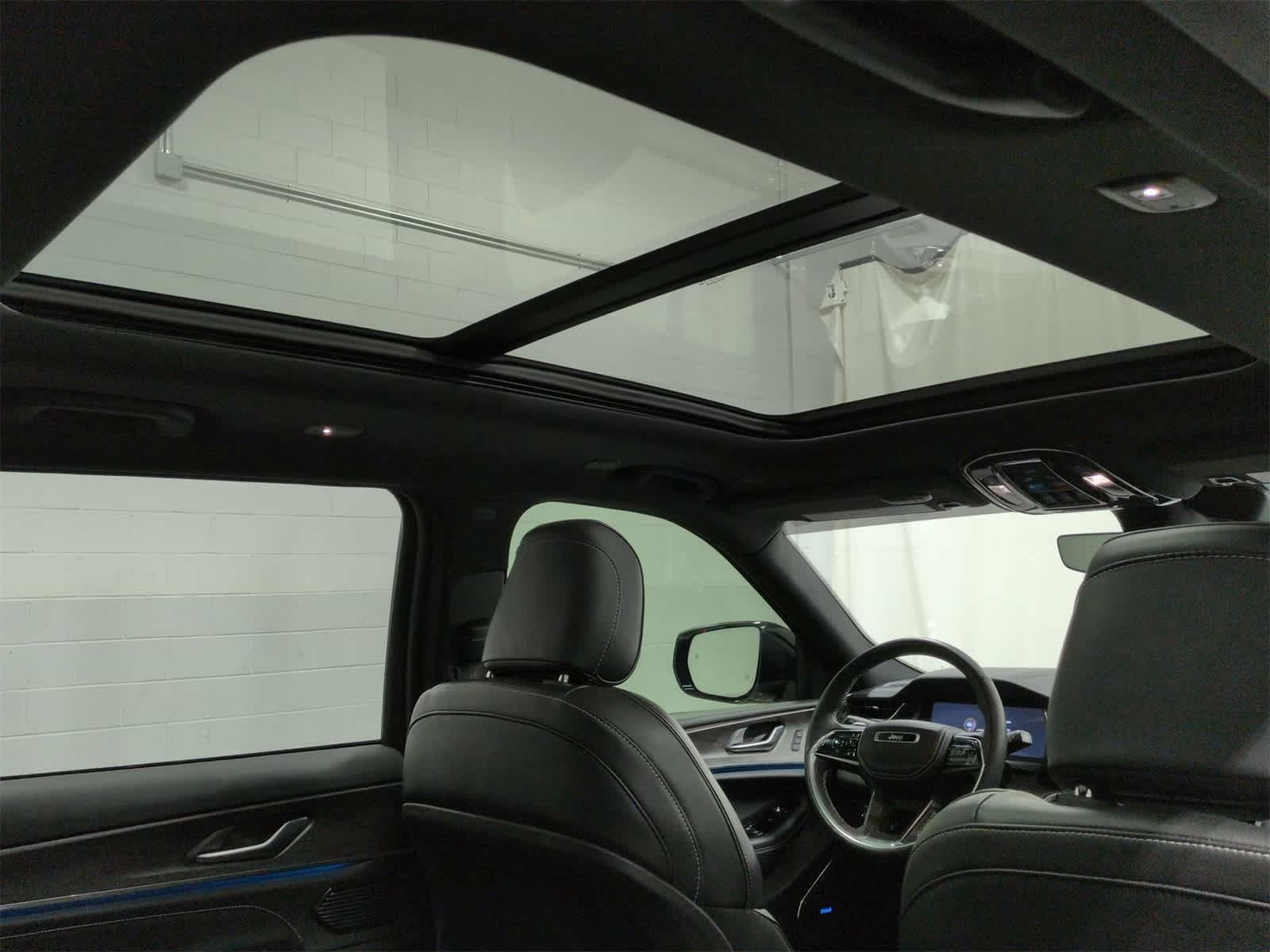 Thumbnail: 2023 Jeep Grand Cherokee L - 23