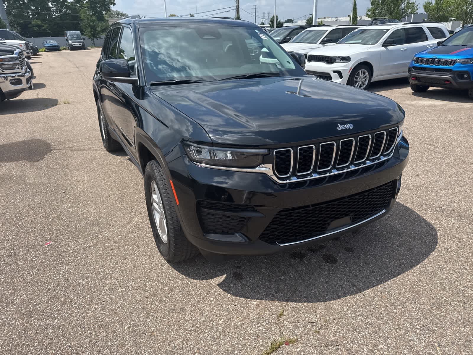 Thumbnail: 2023 Jeep Grand Cherokee - 6