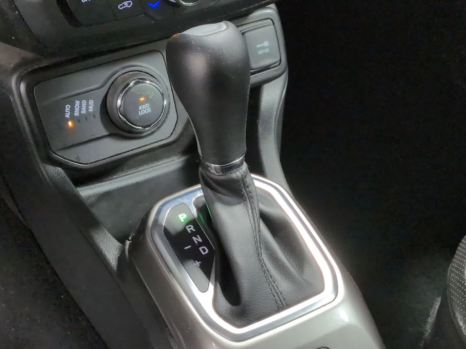 Thumbnail: 2020 Jeep Renegade - 29