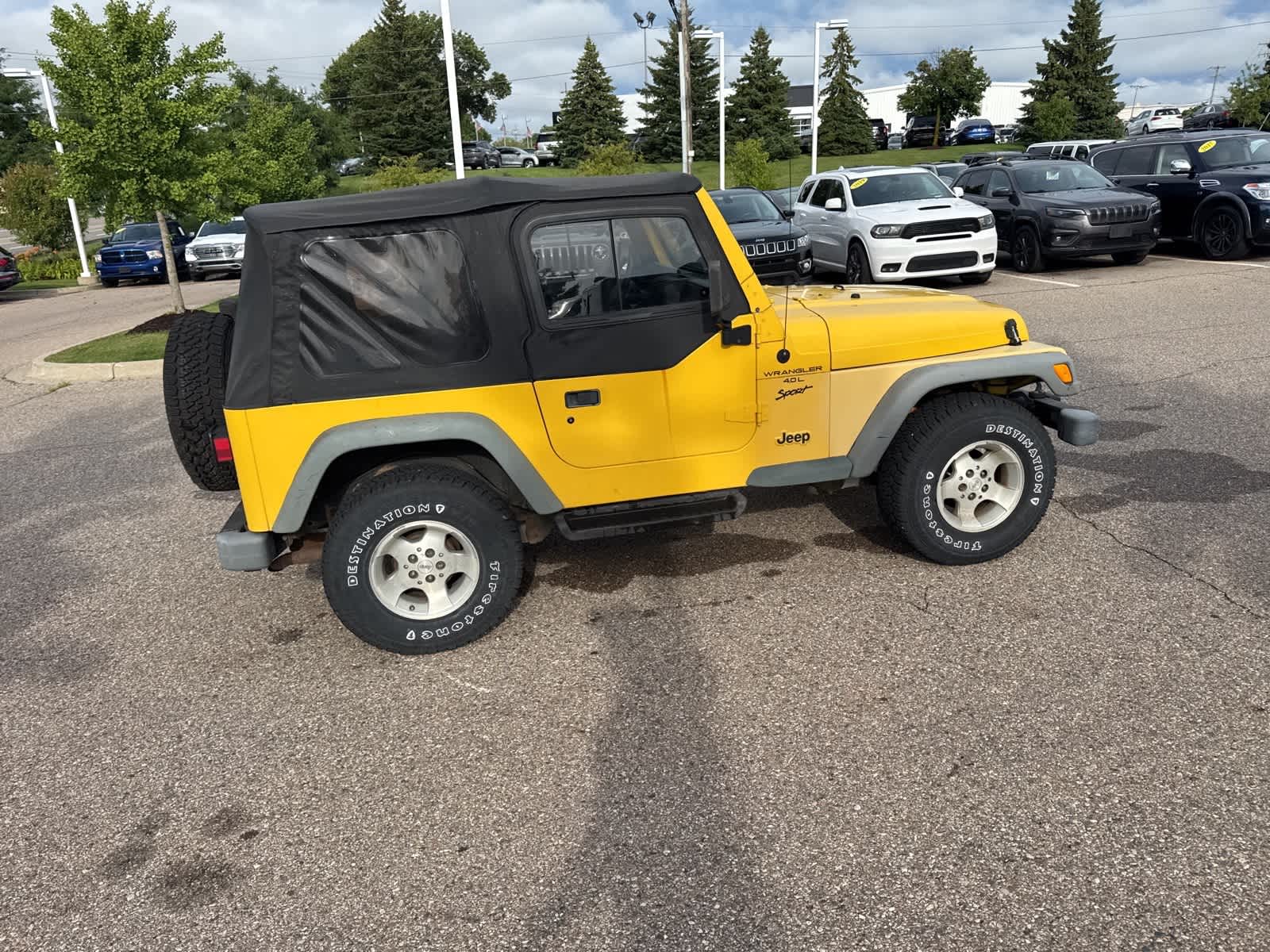 Thumbnail: 2000 Jeep Wrangler - 12