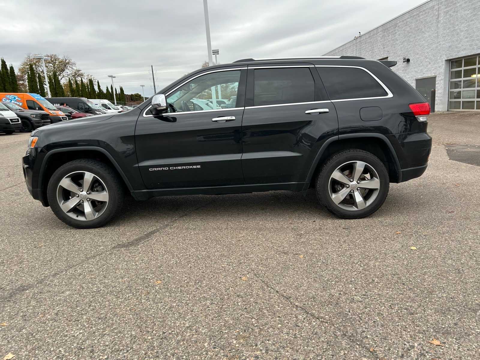 Thumbnail: 2015 Jeep Grand Cherokee - 25