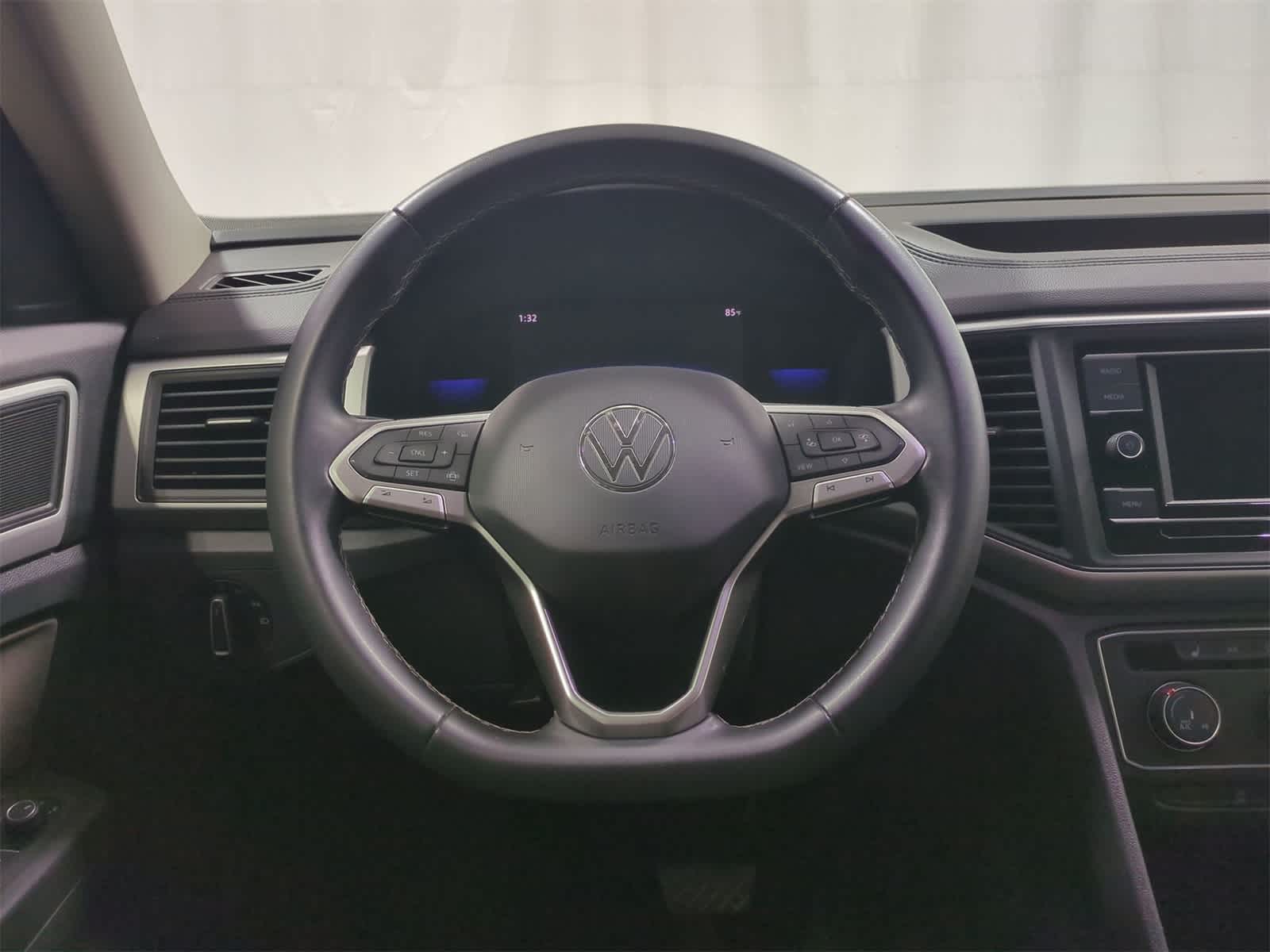 Thumbnail: 2022 Volkswagen Atlas - 23