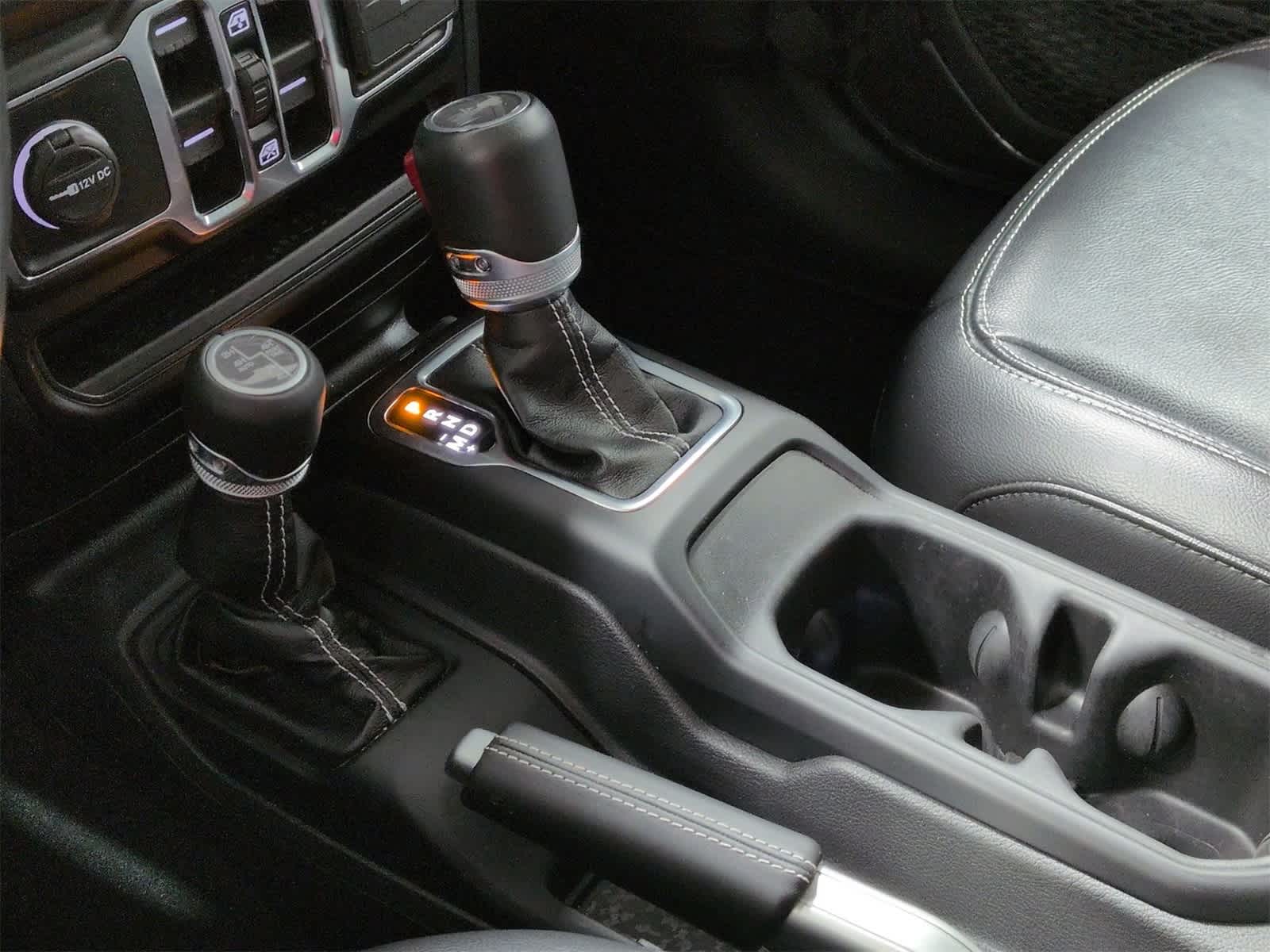 Thumbnail: 2022 Jeep Wrangler - 33